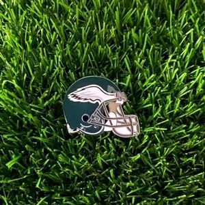 Philadelphia Eagles helmet pin